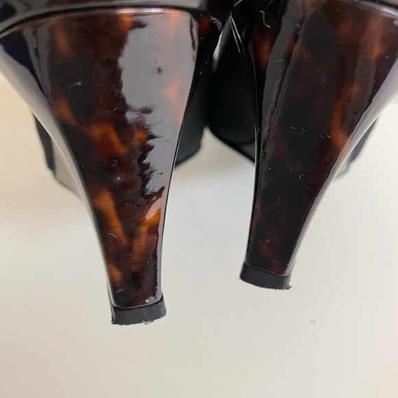 Stuart Weitzman black FAILLE MIDDY sling back with tortoise buckle/ heels,  8.5 - Picture 4 of 9